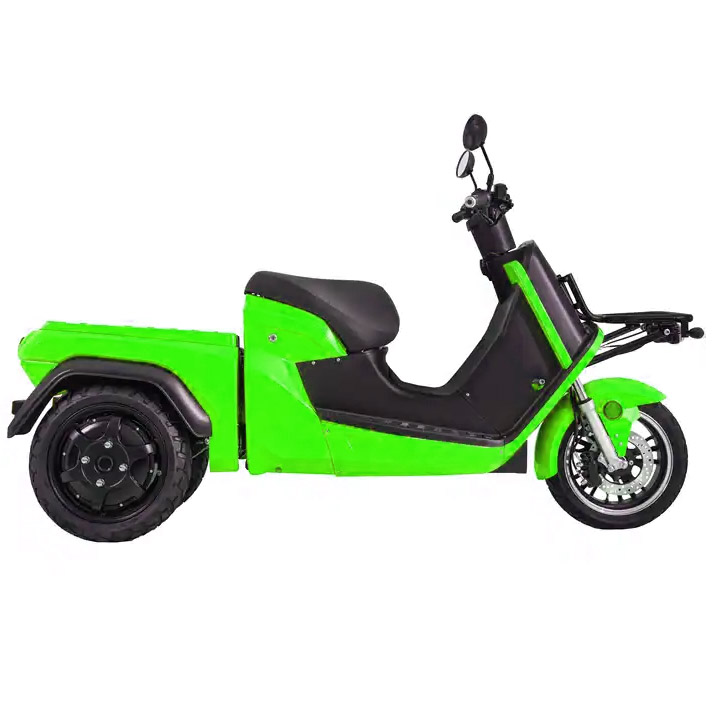 Potente triciclo eléctrico de carga, motocicleta scooter eléctrica de tres ruedas para carga y entrega de compras online y paquetería.  